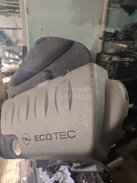 Poklopac motora za 1.8 16 V