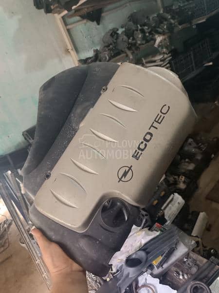 Poklopac motora za 1.8 16 V