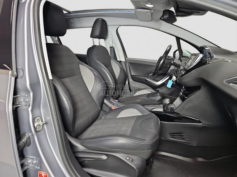 Peugeot 2008 AUT/PANO