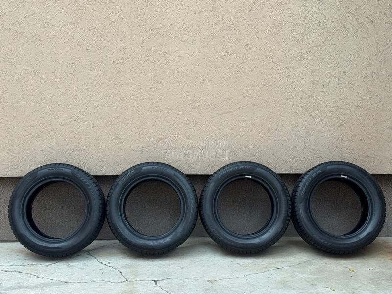 Pirelli 215/60 R16 Zimska