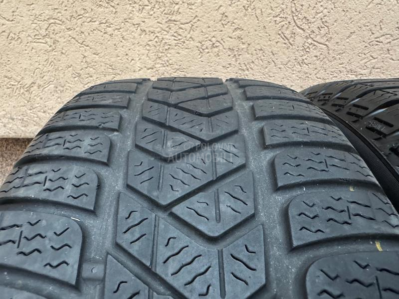 Pirelli 215/60 R16 Zimska