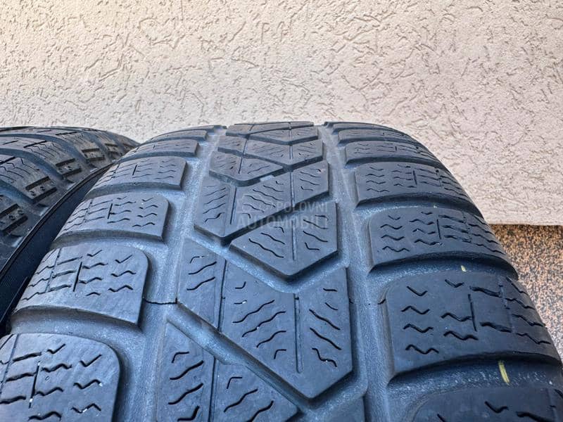 Pirelli 215/60 R16 Zimska