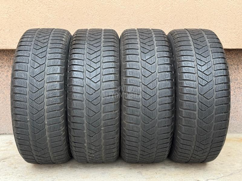 Pirelli 215/60 R16 Zimska
