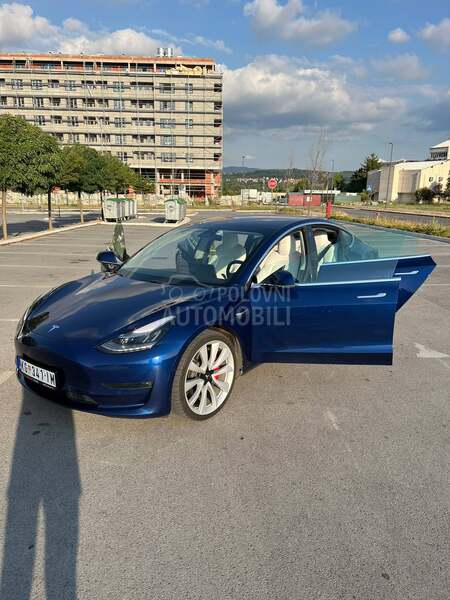 Tesla Model 3 Performance
