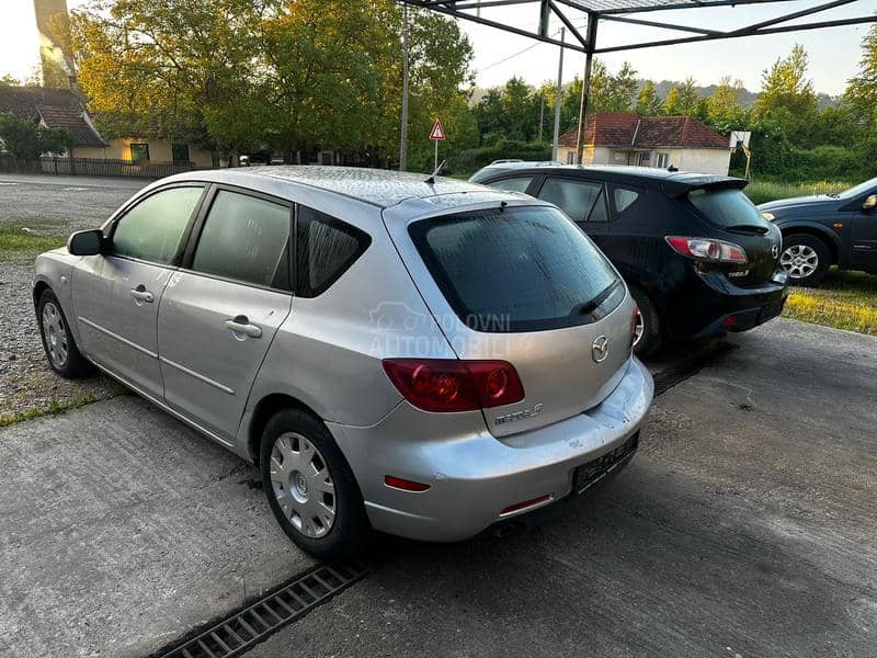 Mazda 3 -  kompletan auto u delovima