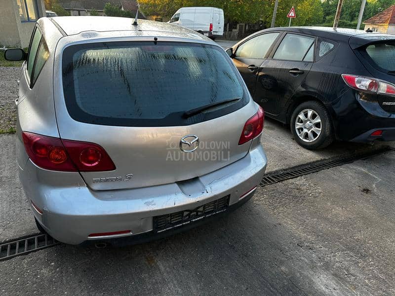 Mazda 3 -  kompletan auto u delovima