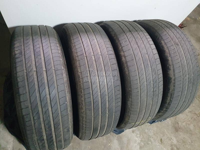 Michelin 215/65 R17 Letnja