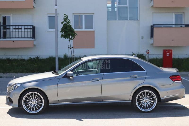 Mercedes Benz E 400 V6 Bi-Turbo