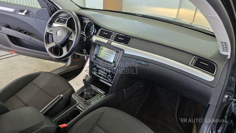 Škoda Superb 1.6 TDI N A V I