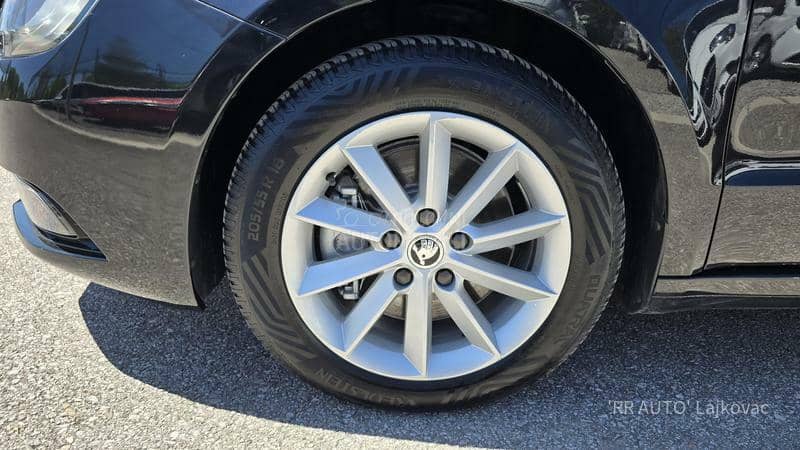 Škoda Superb 1.6 TDI N A V I