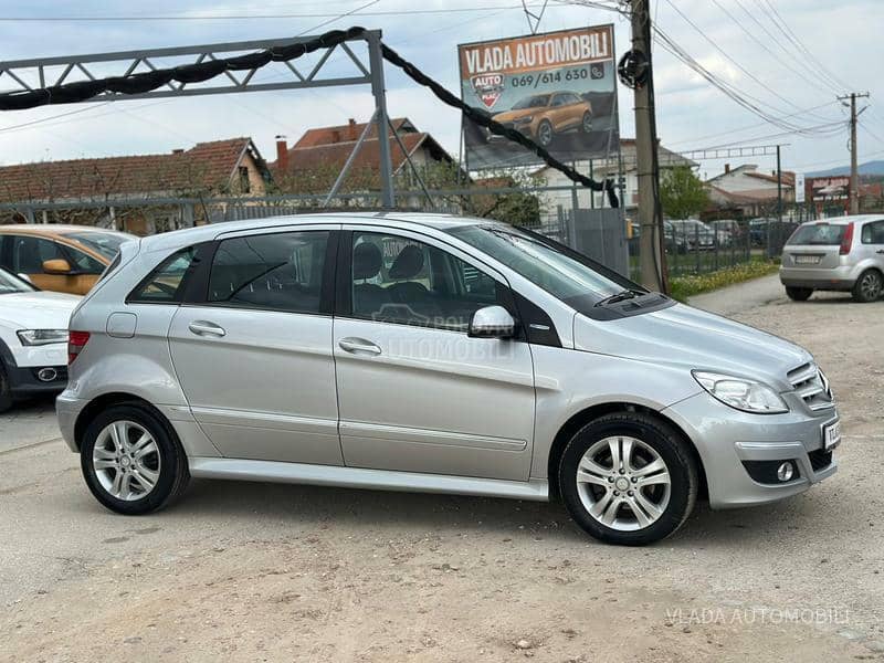 Mercedes Benz B 180 AVANTGARDE