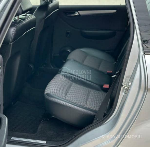 Mercedes Benz B 180 AVANTGARDE