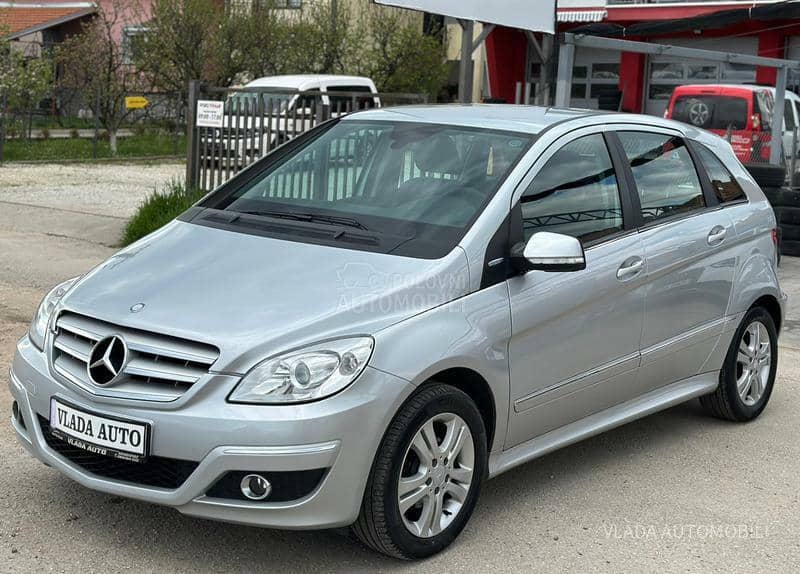 Mercedes Benz B 180 AVANTGARDE