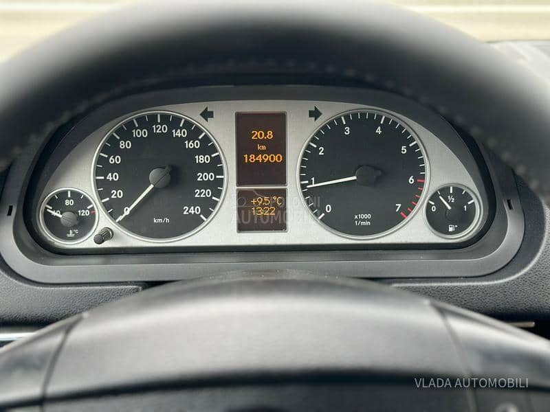 Mercedes Benz B 180 AVANTGARDE
