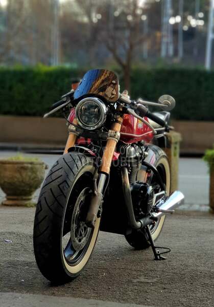 Honda CB400N Cafe Racer
