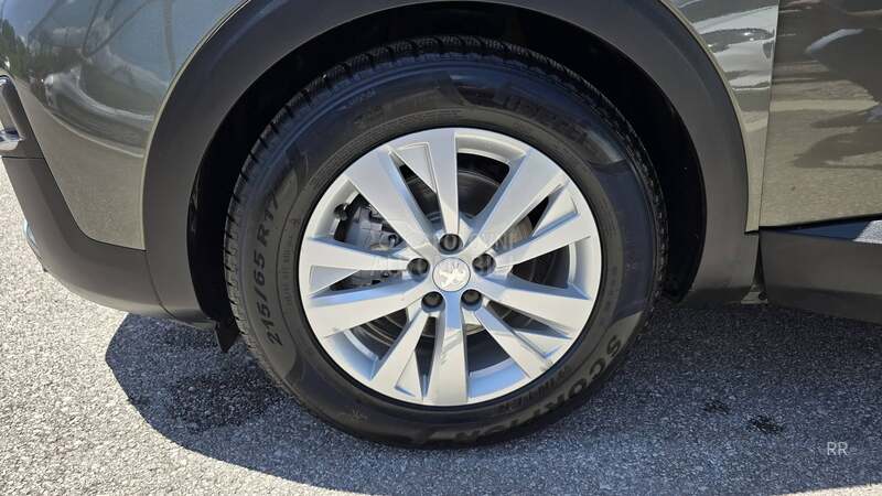 Peugeot 3008 1.5 HDI Allure T O P