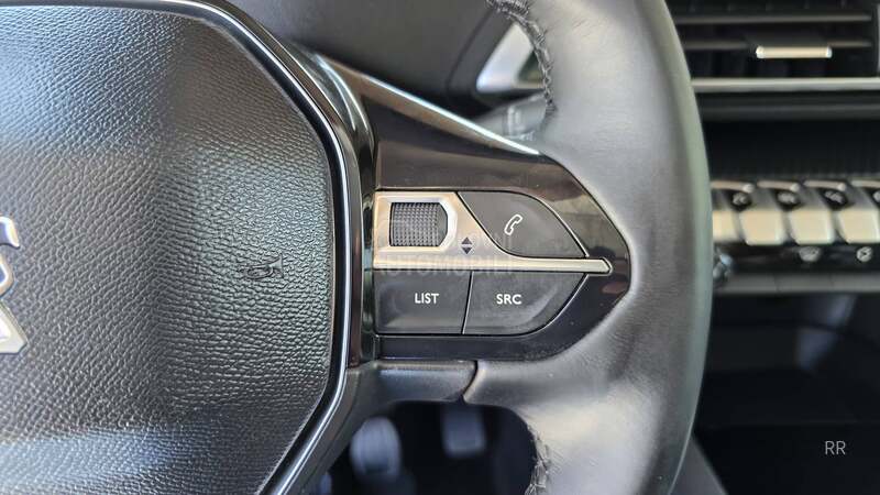 Peugeot 3008 1.5 HDI Allure T O P