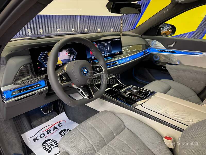 BMW M760e GRAN LUSSO SKYL TV