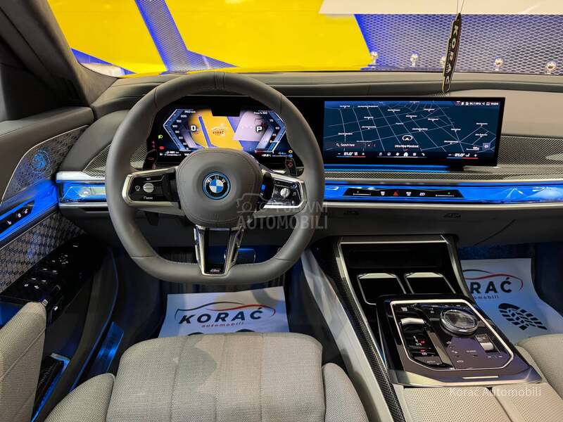 BMW M760e GRAN LUSSO SKYL TV