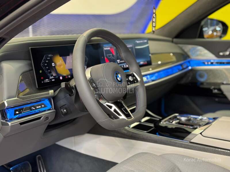 BMW M760e GRAN LUSSO SKYL TV