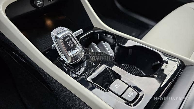 Volvo XC40 T5 248hp INSCRIPTION