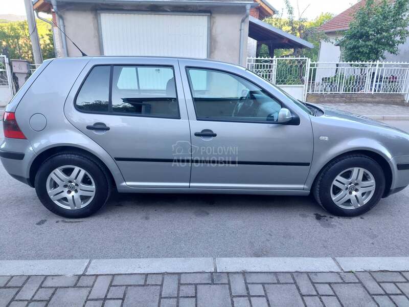 Volkswagen Golf 4 REZERVISAN