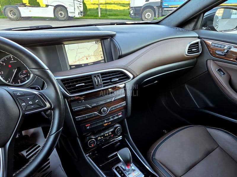 Infiniti QX30 /Premium Tech AWD/