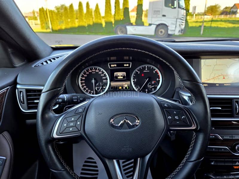 Infiniti QX30 /Premium Tech AWD/