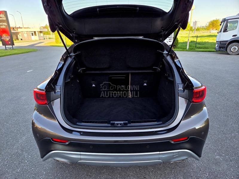 Infiniti QX30 /Premium Tech AWD/