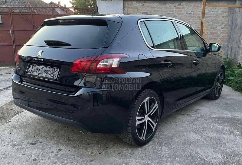 Peugeot 308 1.2b