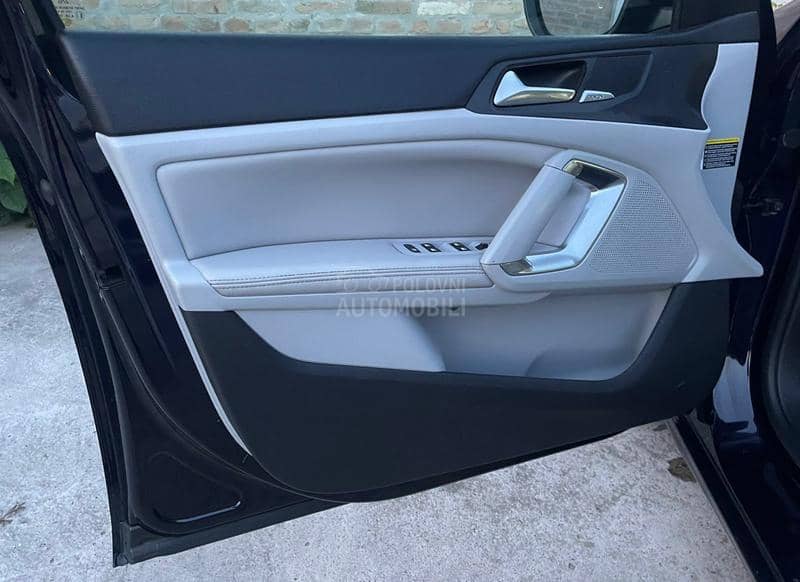 Peugeot 308 1.2b