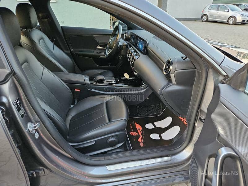 Mercedes Benz CLA 180 