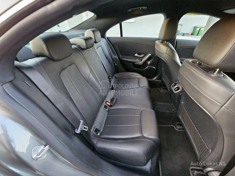 Mercedes Benz CLA 180 
