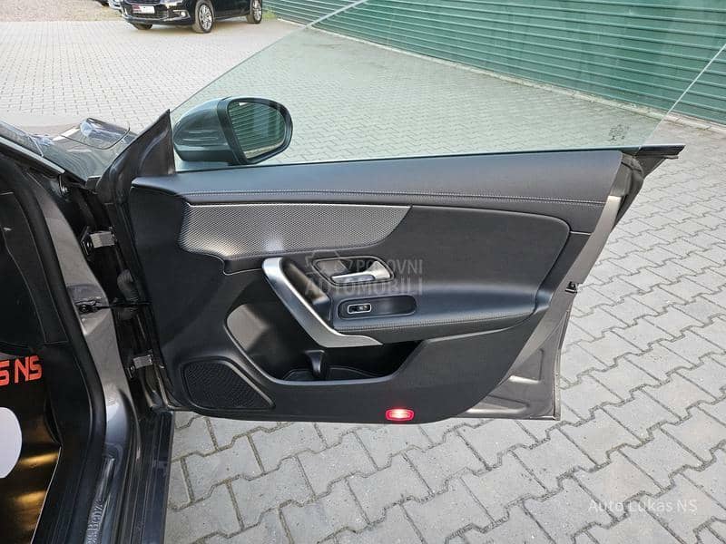 Mercedes Benz CLA 180 