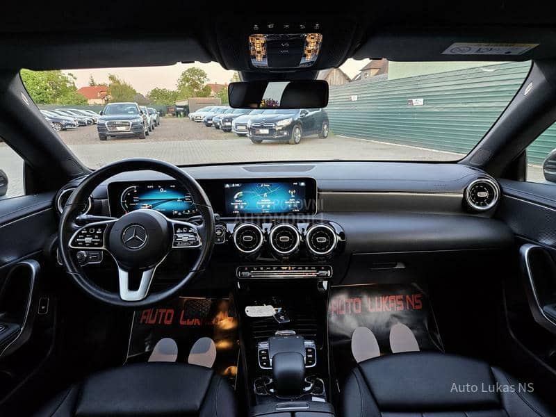 Mercedes Benz CLA 180 