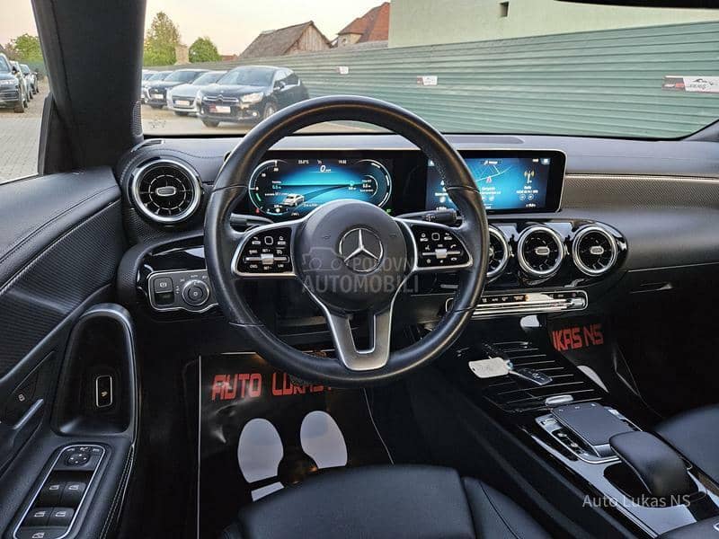 Mercedes Benz CLA 180 