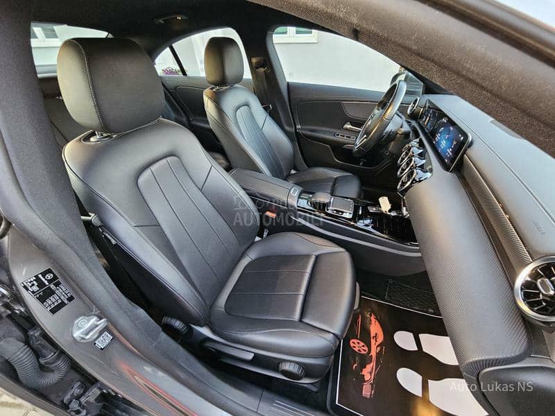 Mercedes Benz CLA 180 
