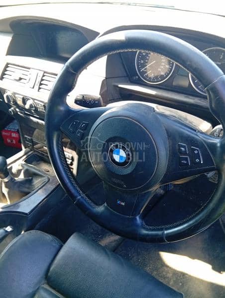 BMW 520 -  kompletan auto u delovima