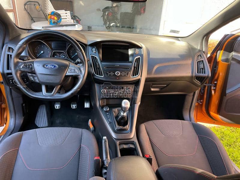 Ford Focus 1.5TDCI ST-LINE