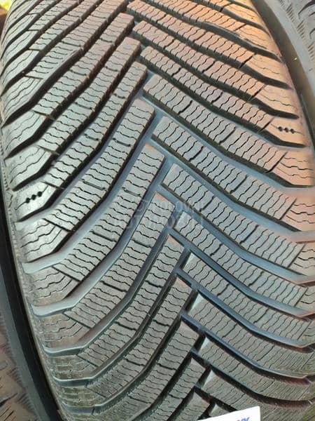 Michelin 215/55 R17 Zimska