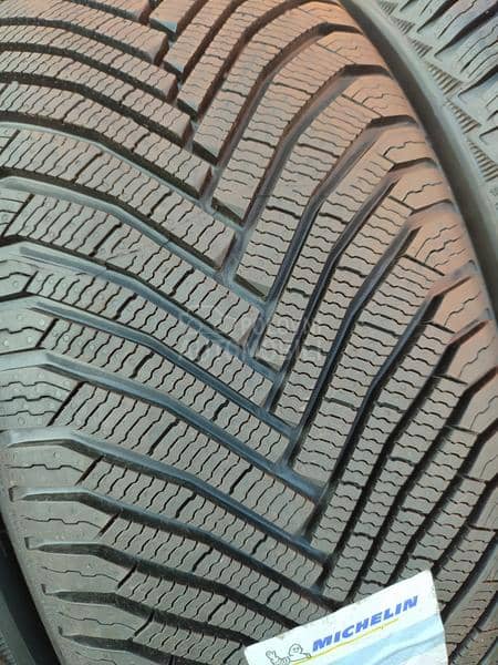 Michelin 215/55 R17 Zimska