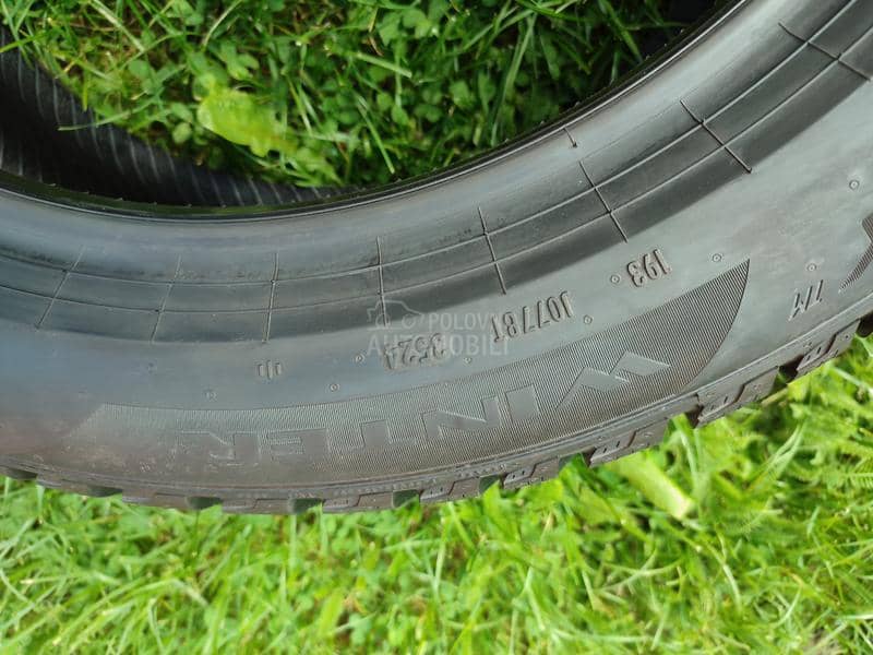 Pirelli 215/55 R17 Zimska