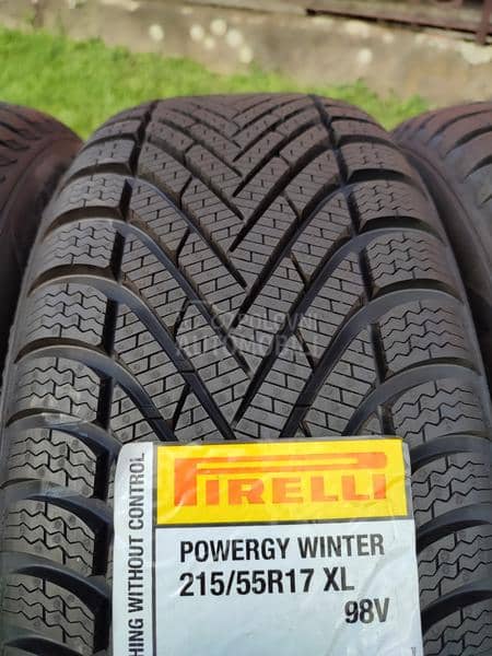 Pirelli 215/55 R17 Zimska