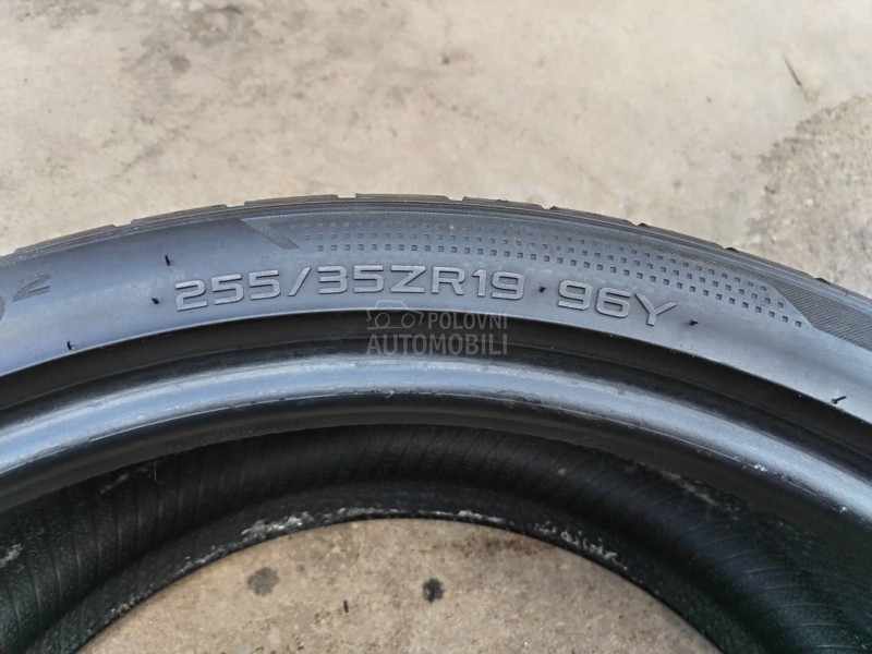 Hankook 255/35 R19 Letnja