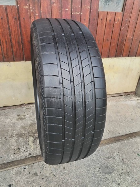 Bridgestone 235/45 R21 Letnja