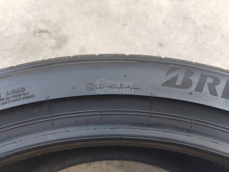Bridgestone 235/45 R21 Letnja