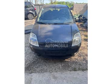 Ford Fiesta 1.4tdc 2003. god. -  kompletan auto u delovima