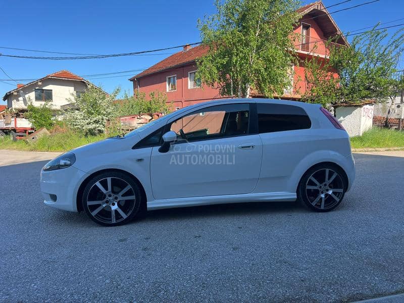 Fiat Grande Punto iz CH Sport