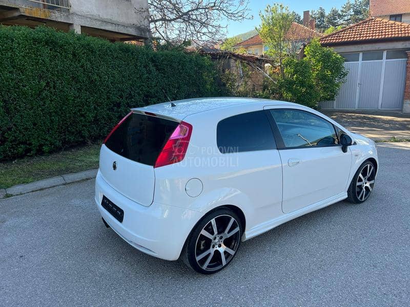 Fiat Grande Punto iz CH Sport