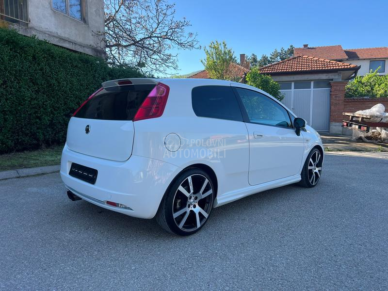 Fiat Grande Punto iz CH Sport